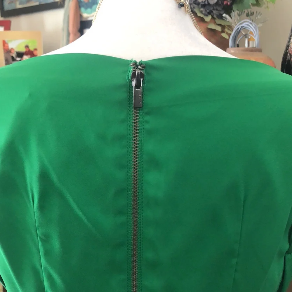Express Sheath Dress Boldly in Green - Picture 10 of 16
